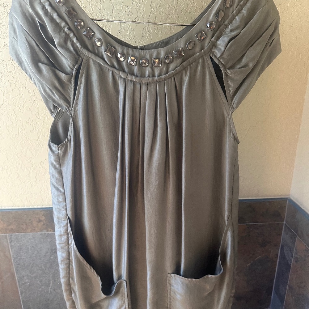 BEBE 100% silk dress